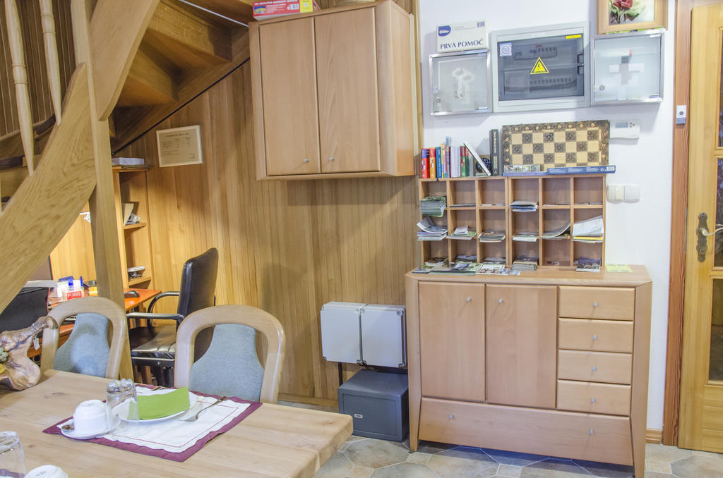 Miskar Rooms Церкница Экстерьер фото
